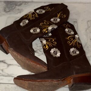 Embroidered Brown Cowboy Boots